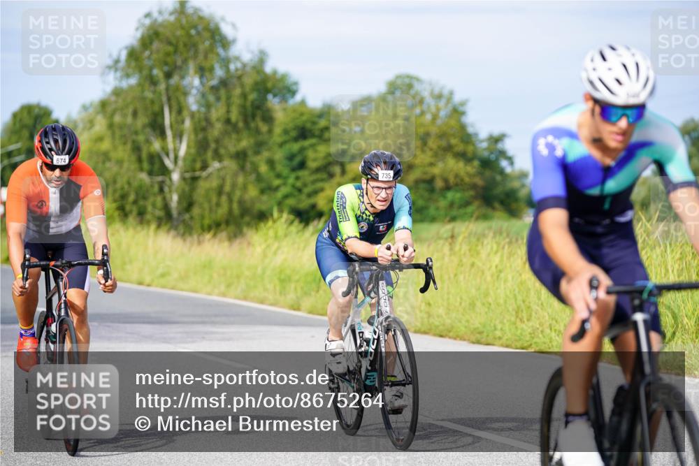 31.08.2025 - Elbe Triathlon Hamburg Michael Burmester http://msf.ph/oto/8675264 31.08.2025 10:19:07 Radfahren 487, 674, 690, 713, 735, 777, 856, 944 meine-sportfotos.de