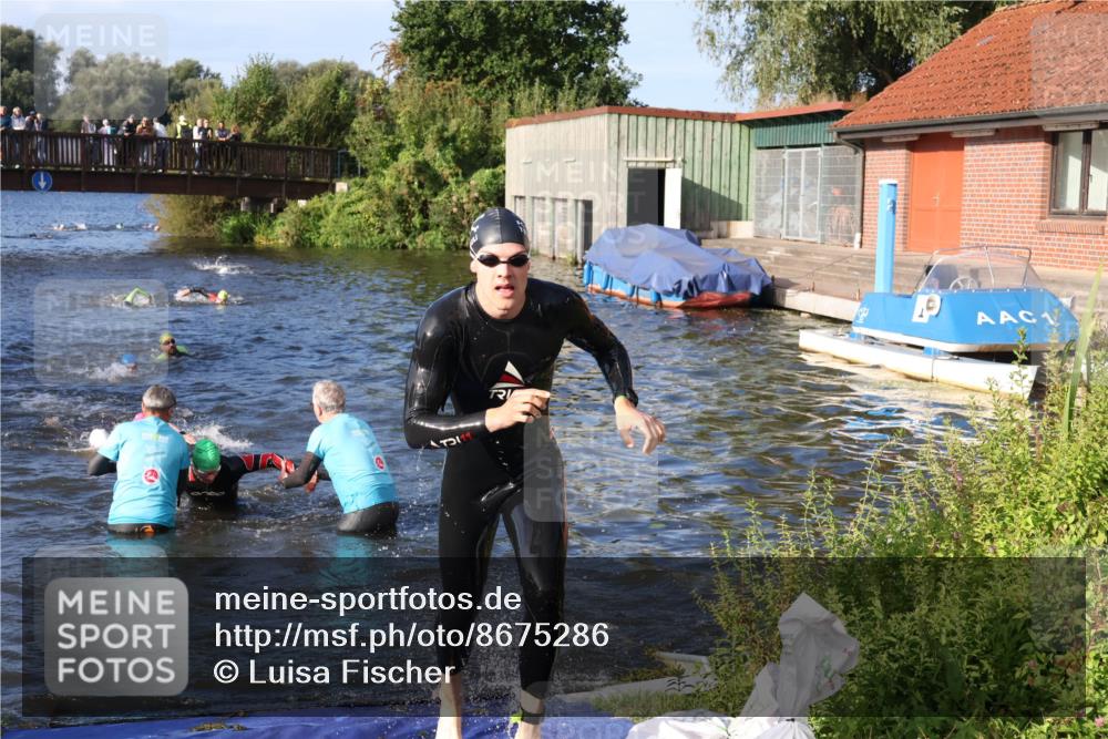 31.08.2025 - Elbe Triathlon Hamburg Luisa Fischer http://msf.ph/oto/8675286 31.08.2025 08:56:15 Schwimmen 392, 449, 476, 479, 540 meine-sportfotos.de