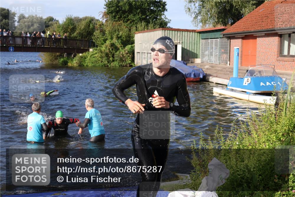 31.08.2025 - Elbe Triathlon Hamburg Luisa Fischer http://msf.ph/oto/8675287 31.08.2025 08:56:15 Schwimmen 392, 449, 476, 479, 540 meine-sportfotos.de