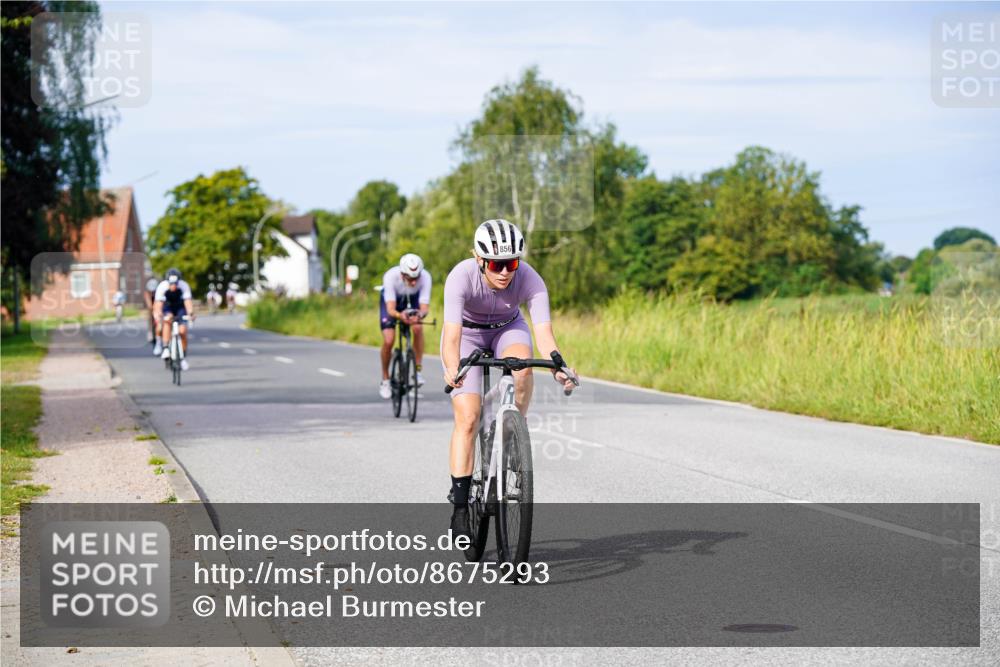 31.08.2025 - Elbe Triathlon Hamburg Michael Burmester http://msf.ph/oto/8675293 31.08.2025 10:19:12 Radfahren 487, 713, 777, 803, 828, 856, 930 meine-sportfotos.de
