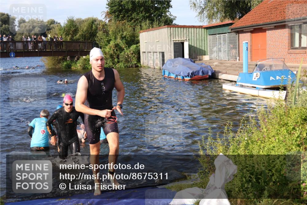 31.08.2025 - Elbe Triathlon Hamburg Luisa Fischer http://msf.ph/oto/8675311 31.08.2025 08:56:23 Schwimmen 449, 465, 479, 492 meine-sportfotos.de