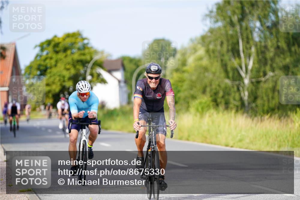 31.08.2025 - Elbe Triathlon Hamburg Michael Burmester http://msf.ph/oto/8675330 31.08.2025 10:19:24 Radfahren 657, 660, 710 meine-sportfotos.de