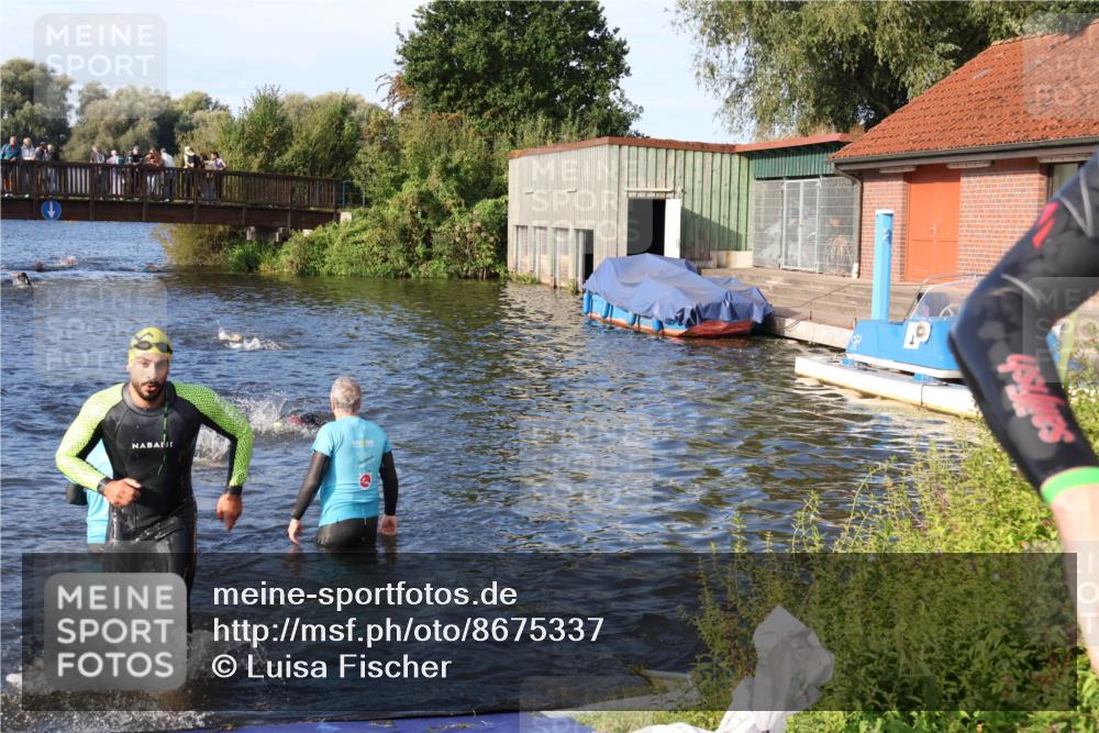 31.08.2025 - Elbe Triathlon Hamburg Luisa Fischer http://msf.ph/oto/8675337 31.08.2025 08:56:30 Schwimmen 412, 465, 492 meine-sportfotos.de