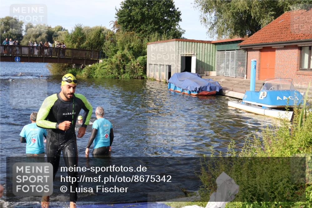 31.08.2025 - Elbe Triathlon Hamburg Luisa Fischer http://msf.ph/oto/8675342 31.08.2025 08:56:31 Schwimmen 412, 465, 492 meine-sportfotos.de