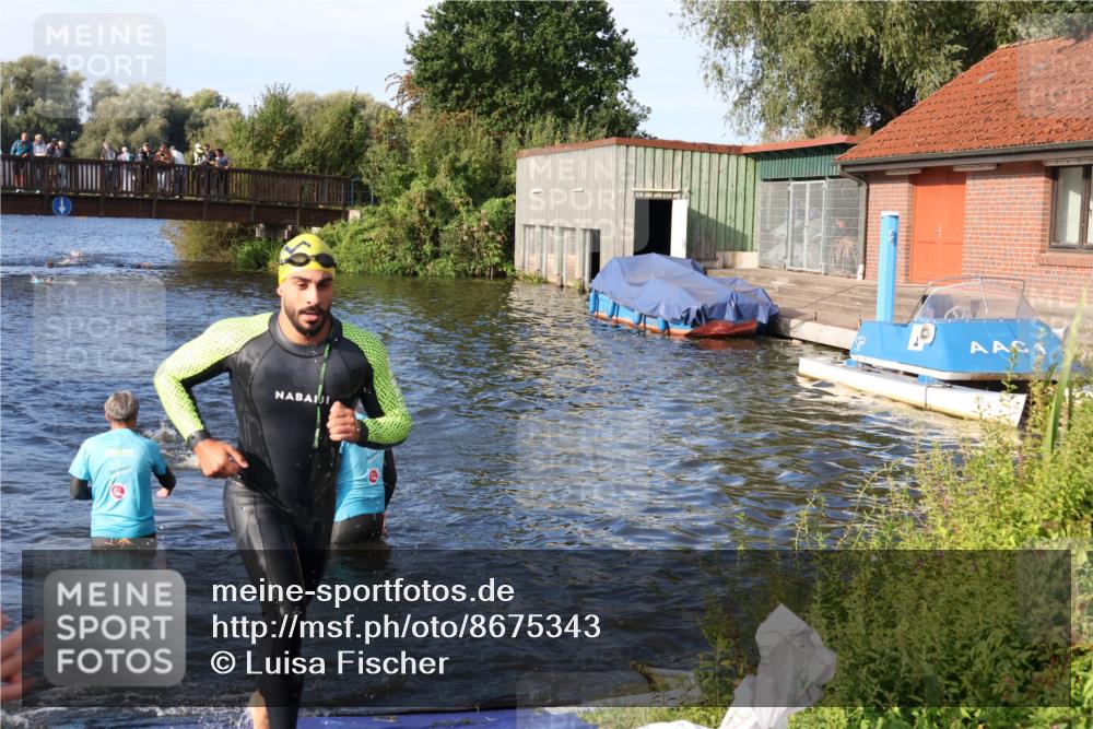 31.08.2025 - Elbe Triathlon Hamburg Luisa Fischer http://msf.ph/oto/8675343 31.08.2025 08:56:31 Schwimmen 412, 465, 492 meine-sportfotos.de