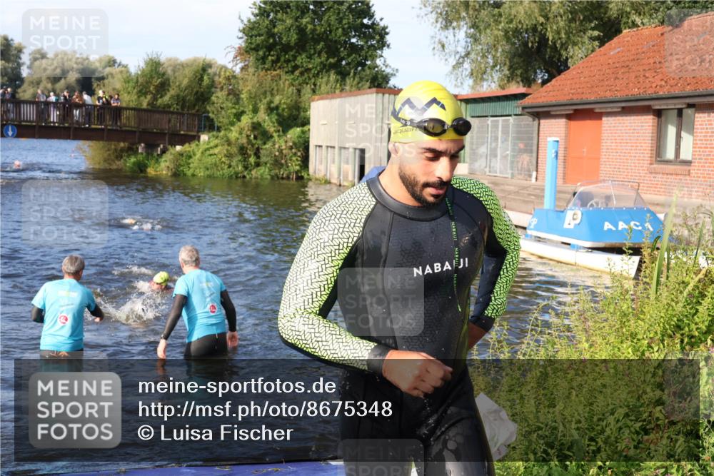 31.08.2025 - Elbe Triathlon Hamburg Luisa Fischer http://msf.ph/oto/8675348 31.08.2025 08:56:32 Schwimmen 412, 465, 492 meine-sportfotos.de
