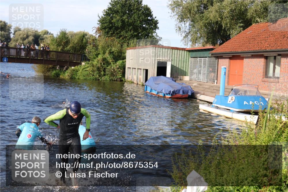 31.08.2025 - Elbe Triathlon Hamburg Luisa Fischer http://msf.ph/oto/8675354 31.08.2025 08:56:37 Schwimmen 412, 545 meine-sportfotos.de