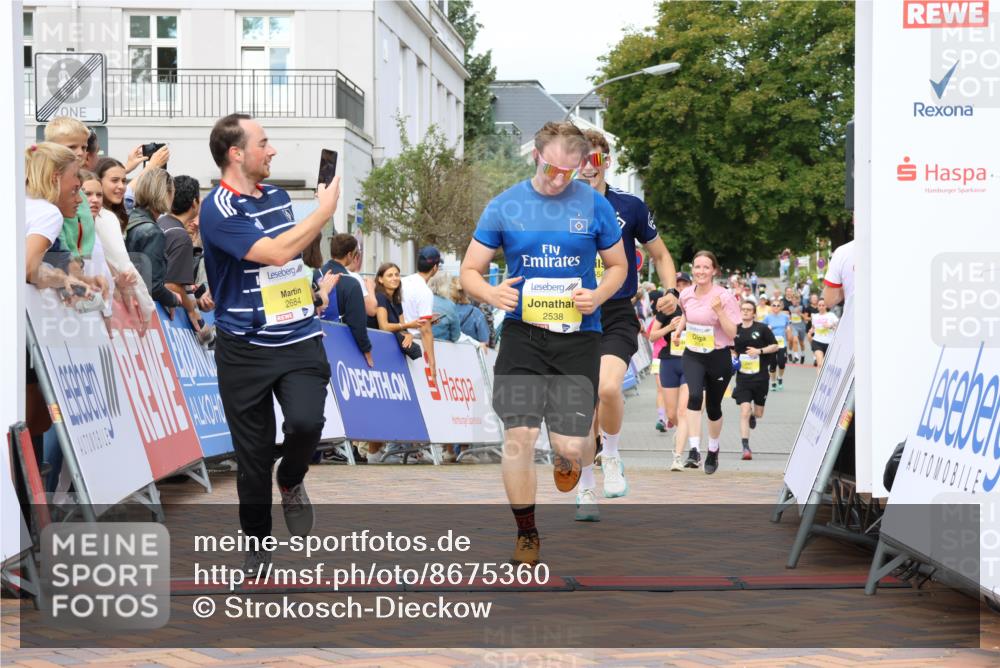 31.08.2025 - 21. Blankeneser Heldenlauf Strokosch-Dieckow http://msf.ph/oto/8675360 31.08.2025 10:29:32 Ziel 2614, 2615, 2684, 2538, 2558, 2277 meine-sportfotos.de