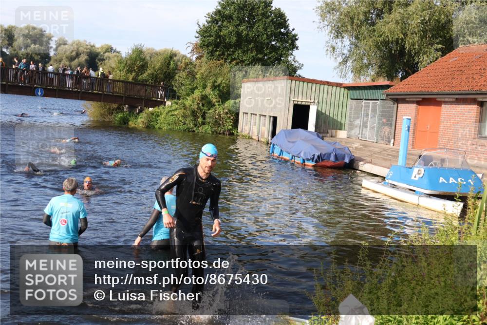 31.08.2025 - Elbe Triathlon Hamburg Luisa Fischer http://msf.ph/oto/8675430 31.08.2025 08:57:11 Schwimmen 458, 542 meine-sportfotos.de