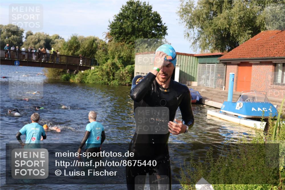 31.08.2025 - Elbe Triathlon Hamburg Luisa Fischer http://msf.ph/oto/8675440 31.08.2025 08:57:13 Schwimmen 458, 542 meine-sportfotos.de