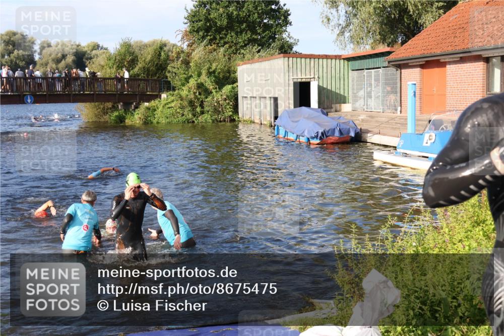31.08.2025 - Elbe Triathlon Hamburg Luisa Fischer http://msf.ph/oto/8675475 31.08.2025 08:57:26 Schwimmen 462, 505, 516, 532 meine-sportfotos.de