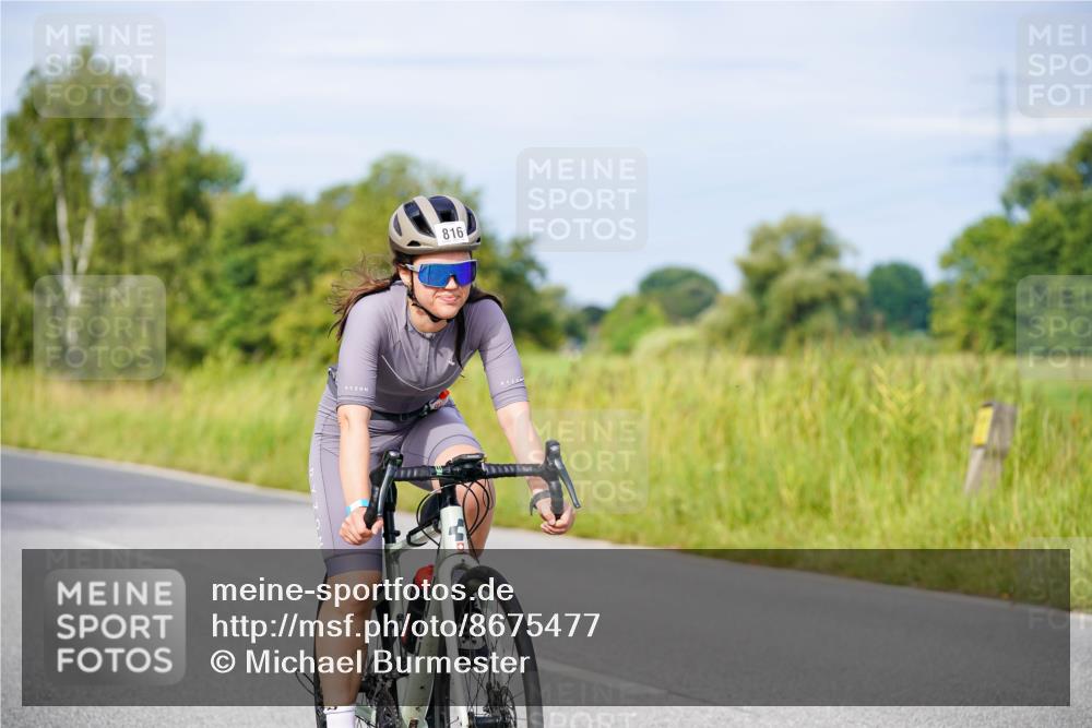 31.08.2025 - Elbe Triathlon Hamburg Michael Burmester http://msf.ph/oto/8675477 31.08.2025 10:20:05 Radfahren 577, 781, 816 meine-sportfotos.de