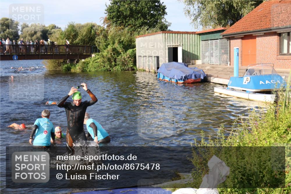 31.08.2025 - Elbe Triathlon Hamburg Luisa Fischer http://msf.ph/oto/8675478 31.08.2025 08:57:26 Schwimmen 462, 505, 516, 532 meine-sportfotos.de