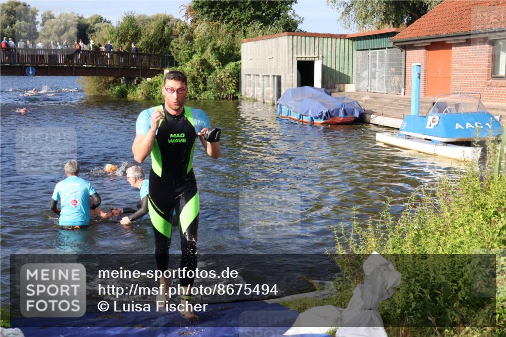 31.08.2025 - Elbe Triathlon Hamburg Luisa Fischer http://msf.ph/oto/8675494 31.08.2025 08:57:31 Schwimmen 462, 516, 532 meine-sportfotos.de