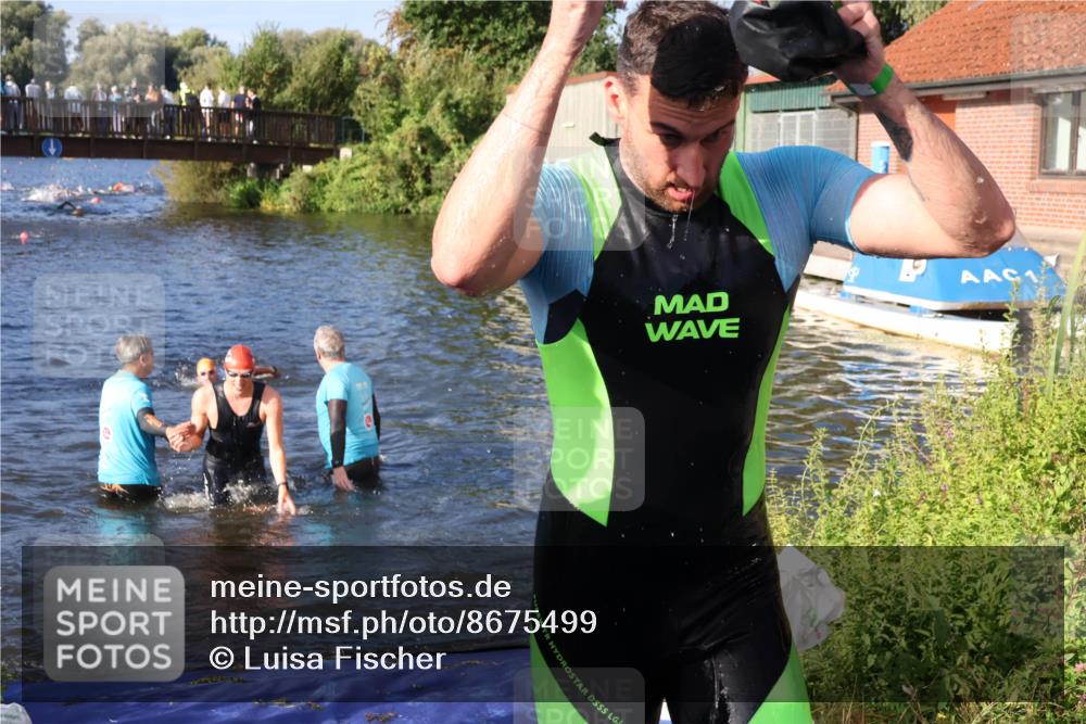 31.08.2025 - Elbe Triathlon Hamburg Luisa Fischer http://msf.ph/oto/8675499 31.08.2025 08:57:32 Schwimmen 462, 516, 532 meine-sportfotos.de