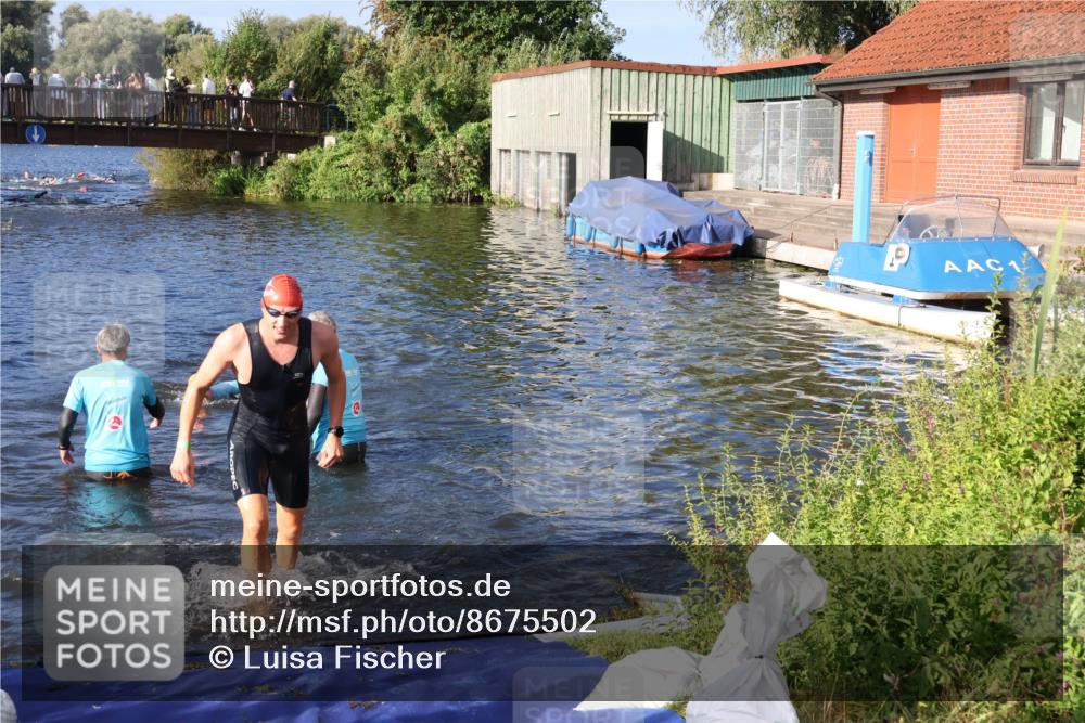 31.08.2025 - Elbe Triathlon Hamburg Luisa Fischer http://msf.ph/oto/8675502 31.08.2025 08:57:34 Schwimmen 462, 532, 550 meine-sportfotos.de