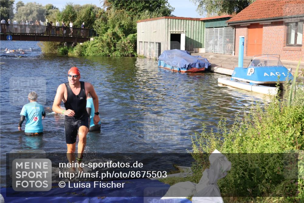 31.08.2025 - Elbe Triathlon Hamburg Luisa Fischer http://msf.ph/oto/8675503 31.08.2025 08:57:34 Schwimmen 462, 532, 550 meine-sportfotos.de