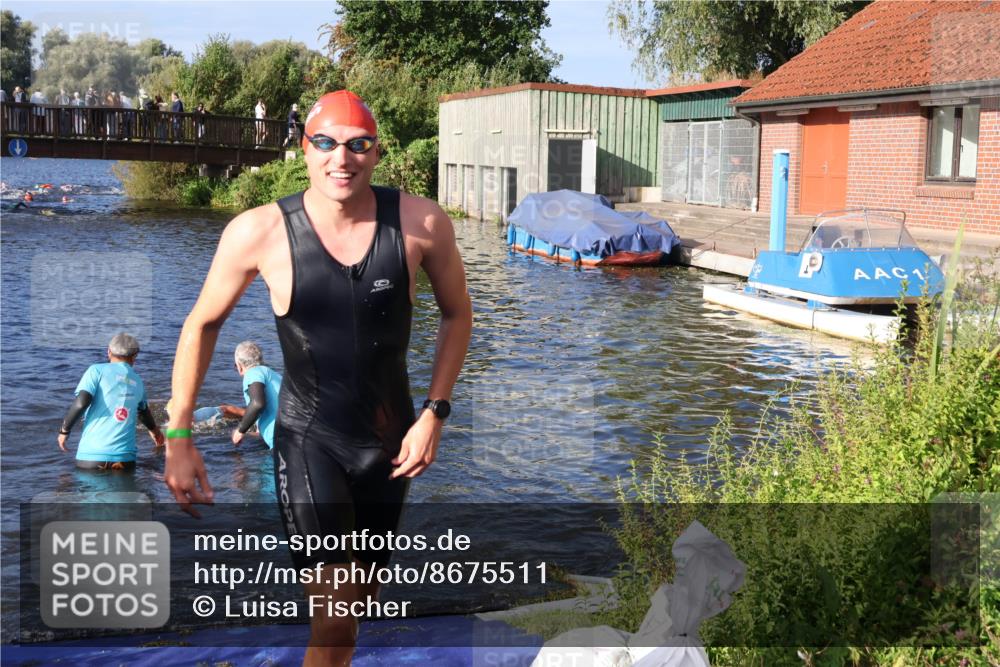 31.08.2025 - Elbe Triathlon Hamburg Luisa Fischer http://msf.ph/oto/8675511 31.08.2025 08:57:36 Schwimmen 532, 550 meine-sportfotos.de