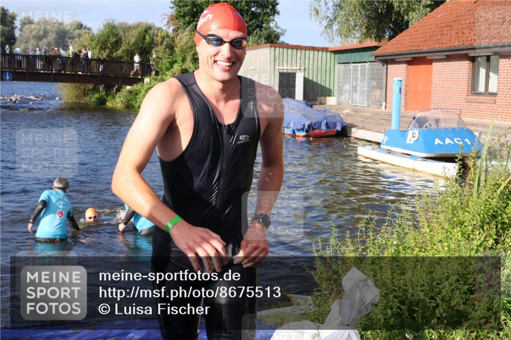 31.08.2025 - Elbe Triathlon Hamburg Luisa Fischer http://msf.ph/oto/8675513 31.08.2025 08:57:36 Schwimmen 532, 550 meine-sportfotos.de