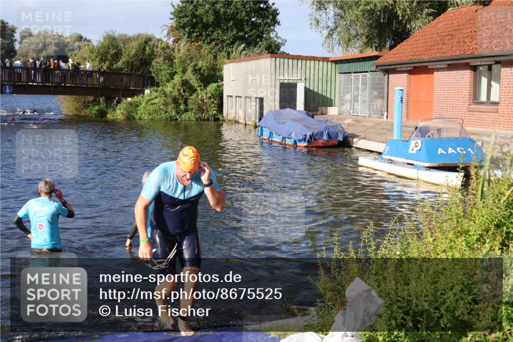 31.08.2025 - Elbe Triathlon Hamburg Luisa Fischer http://msf.ph/oto/8675525 31.08.2025 08:57:42 Schwimmen 550 meine-sportfotos.de