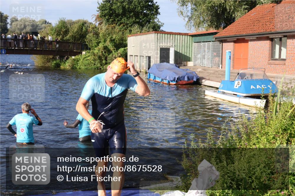 31.08.2025 - Elbe Triathlon Hamburg Luisa Fischer http://msf.ph/oto/8675528 31.08.2025 08:57:43 Schwimmen 550 meine-sportfotos.de