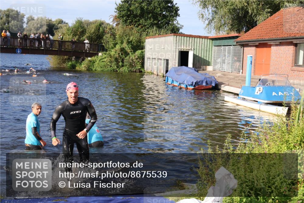 31.08.2025 - Elbe Triathlon Hamburg Luisa Fischer http://msf.ph/oto/8675539 31.08.2025 08:58:07 Schwimmen 397 meine-sportfotos.de