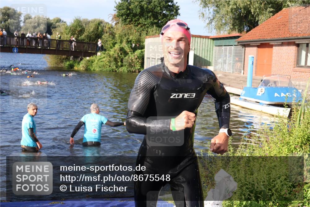 31.08.2025 - Elbe Triathlon Hamburg Luisa Fischer http://msf.ph/oto/8675548 31.08.2025 08:58:08 Schwimmen 397 meine-sportfotos.de