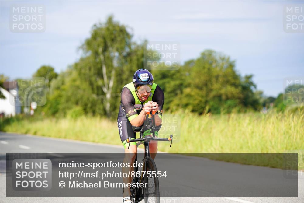 31.08.2025 - Elbe Triathlon Hamburg Michael Burmester http://msf.ph/oto/8675554 31.08.2025 10:20:32 Radfahren 508, 726, 920, 1033, 1090 meine-sportfotos.de