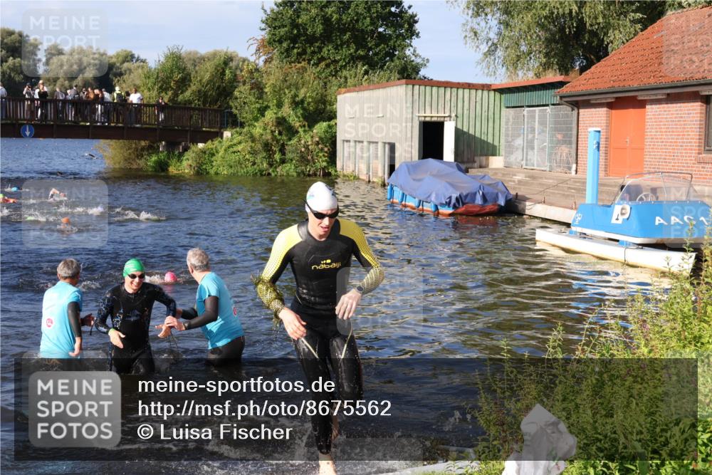 31.08.2025 - Elbe Triathlon Hamburg Luisa Fischer http://msf.ph/oto/8675562 31.08.2025 08:58:24 Schwimmen 395, 426, 430, 439 meine-sportfotos.de