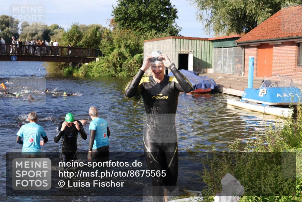31.08.2025 - Elbe Triathlon Hamburg Luisa Fischer http://msf.ph/oto/8675565 31.08.2025 08:58:25 Schwimmen 395, 426, 430, 439 meine-sportfotos.de