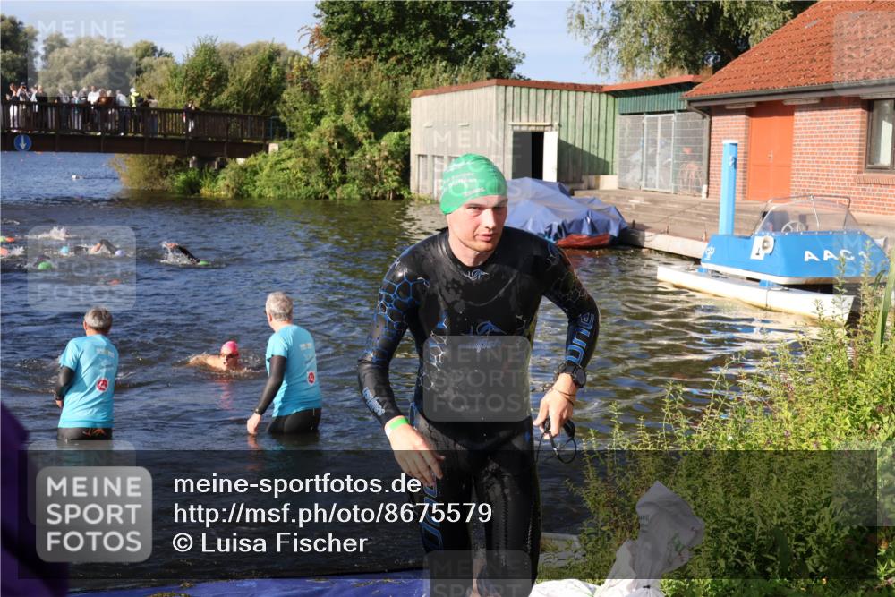 31.08.2025 - Elbe Triathlon Hamburg Luisa Fischer http://msf.ph/oto/8675579 31.08.2025 08:58:27 Schwimmen 395, 426, 430, 439 meine-sportfotos.de