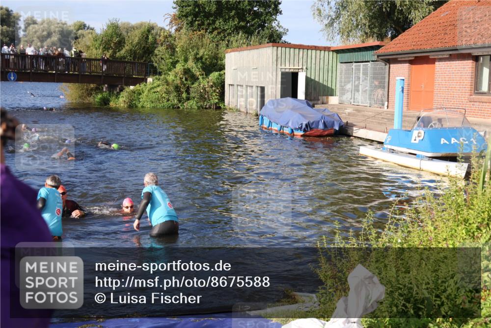 31.08.2025 - Elbe Triathlon Hamburg Luisa Fischer http://msf.ph/oto/8675588 31.08.2025 08:58:29 Schwimmen 395, 426, 430 meine-sportfotos.de