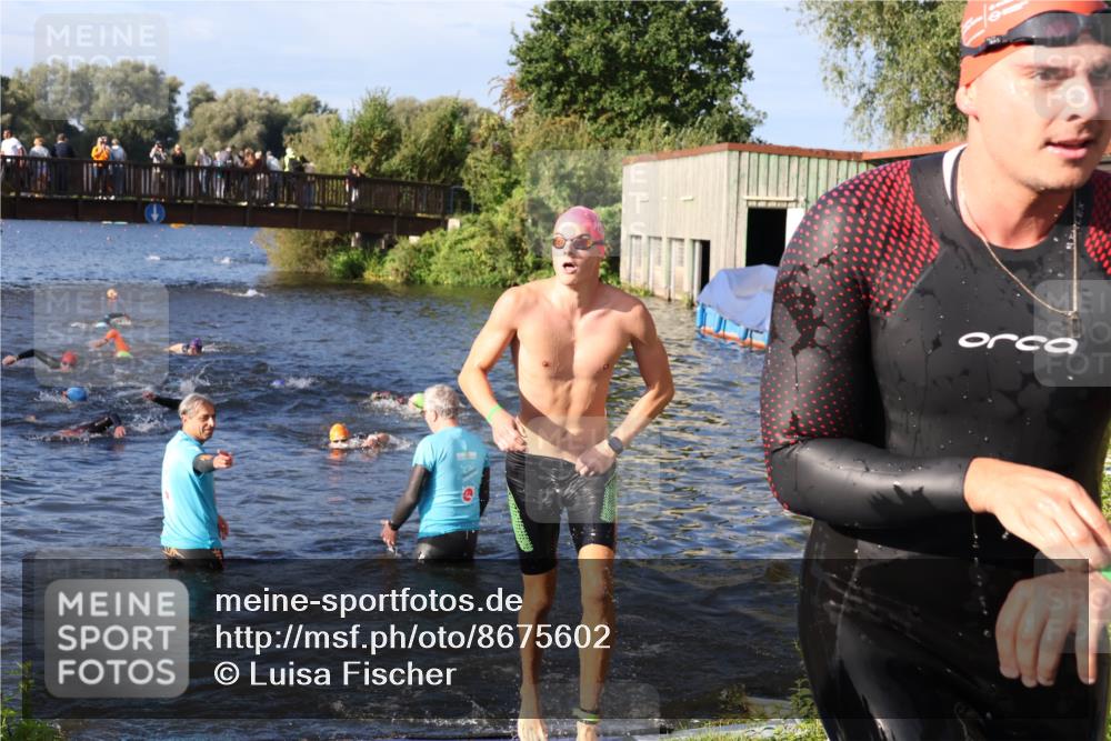 31.08.2025 - Elbe Triathlon Hamburg Luisa Fischer http://msf.ph/oto/8675602 31.08.2025 08:58:35 Schwimmen 395, 426, 464 meine-sportfotos.de