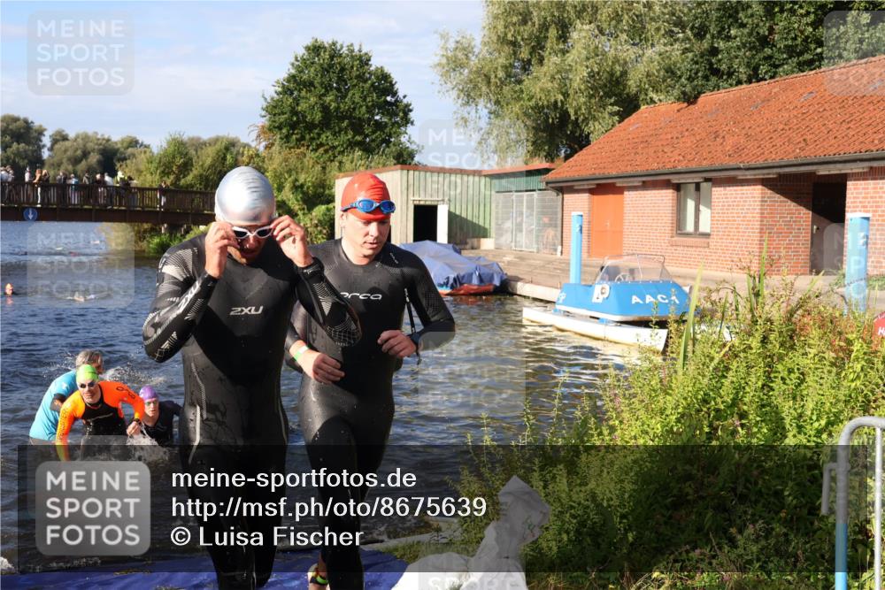 31.08.2025 - Elbe Triathlon Hamburg Luisa Fischer http://msf.ph/oto/8675639 31.08.2025 08:58:55 Schwimmen 386, 429, 435, 470, 512, 523, 529, 548 meine-sportfotos.de