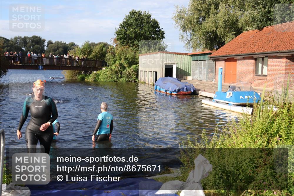31.08.2025 - Elbe Triathlon Hamburg Luisa Fischer http://msf.ph/oto/8675671 31.08.2025 08:59:30 Schwimmen 322 meine-sportfotos.de