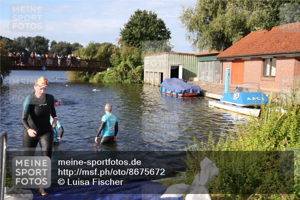 31.08.2025 - Elbe Triathlon Hamburg Luisa Fischer http://msf.ph/oto/8675672 31.08.2025 08:59:30 Schwimmen 322 meine-sportfotos.de