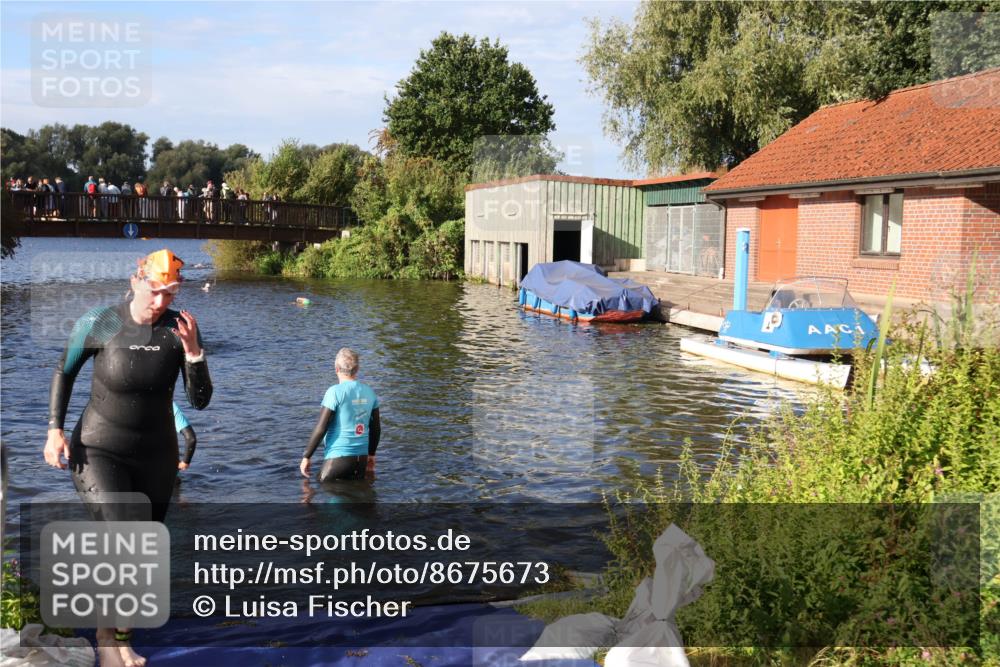31.08.2025 - Elbe Triathlon Hamburg Luisa Fischer http://msf.ph/oto/8675673 31.08.2025 08:59:30 Schwimmen 322 meine-sportfotos.de