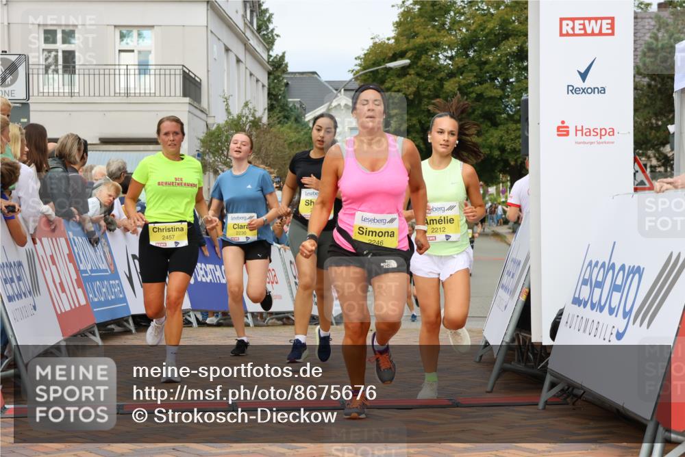 31.08.2025 - 21. Blankeneser Heldenlauf Strokosch-Dieckow http://msf.ph/oto/8675676 31.08.2025 10:29:02 Ziel 2719, 2246, 2035, 2457, 2212, 2143, 2230, 2381 meine-sportfotos.de