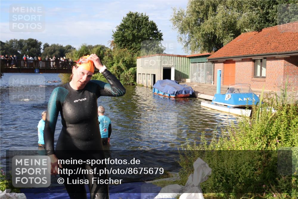 31.08.2025 - Elbe Triathlon Hamburg Luisa Fischer http://msf.ph/oto/8675679 31.08.2025 08:59:31 Schwimmen 322 meine-sportfotos.de