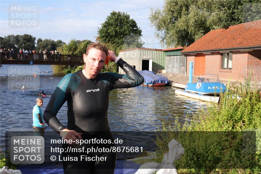 31.08.2025 - Elbe Triathlon Hamburg Luisa Fischer http://msf.ph/oto/8675681 31.08.2025 08:59:32 Schwimmen 322 meine-sportfotos.de