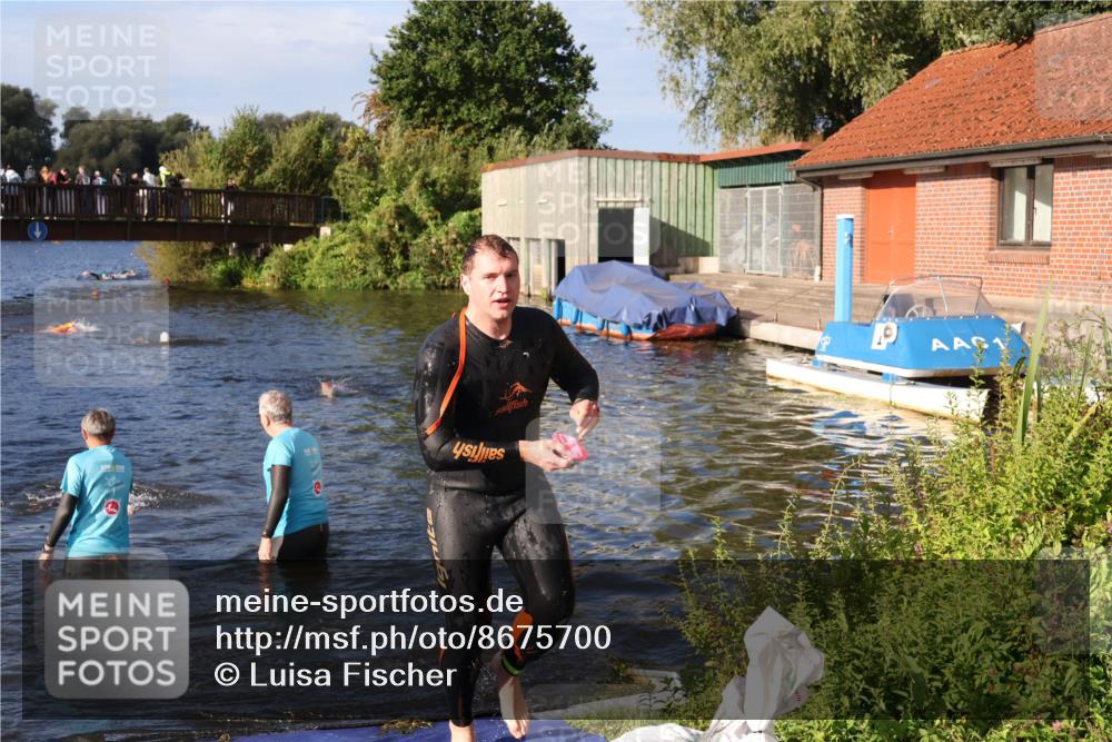 31.08.2025 - Elbe Triathlon Hamburg Luisa Fischer http://msf.ph/oto/8675700 31.08.2025 08:59:48 Schwimmen 445, 453 meine-sportfotos.de
