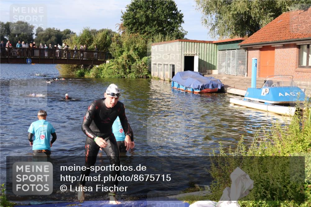 31.08.2025 - Elbe Triathlon Hamburg Luisa Fischer http://msf.ph/oto/8675715 31.08.2025 08:59:56 Schwimmen 445, 451 meine-sportfotos.de