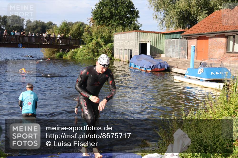 31.08.2025 - Elbe Triathlon Hamburg Luisa Fischer http://msf.ph/oto/8675717 31.08.2025 08:59:56 Schwimmen 445, 451 meine-sportfotos.de