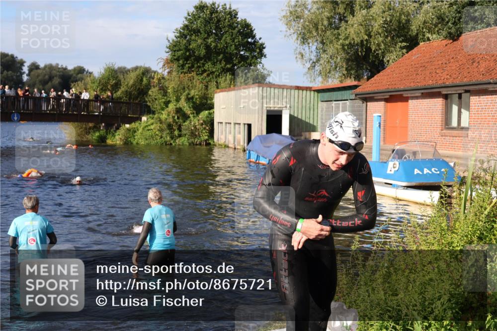 31.08.2025 - Elbe Triathlon Hamburg Luisa Fischer http://msf.ph/oto/8675721 31.08.2025 08:59:57 Schwimmen 445, 451 meine-sportfotos.de