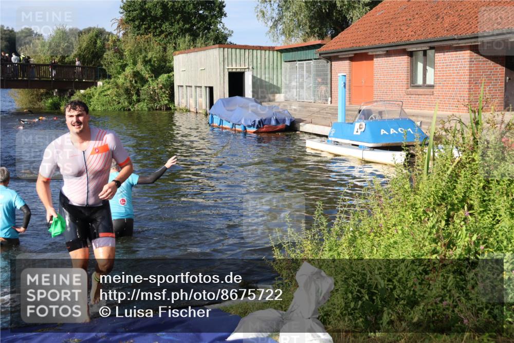 31.08.2025 - Elbe Triathlon Hamburg Luisa Fischer http://msf.ph/oto/8675722 31.08.2025 09:00:05 Schwimmen 451 meine-sportfotos.de