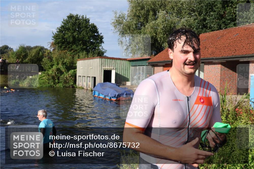 31.08.2025 - Elbe Triathlon Hamburg Luisa Fischer http://msf.ph/oto/8675732 31.08.2025 09:00:07 Schwimmen 451 meine-sportfotos.de