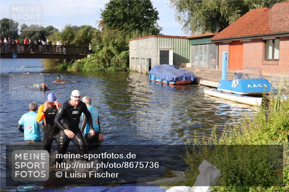 31.08.2025 - Elbe Triathlon Hamburg Luisa Fischer http://msf.ph/oto/8675736 31.08.2025 09:00:18 Schwimmen 456, 490 meine-sportfotos.de
