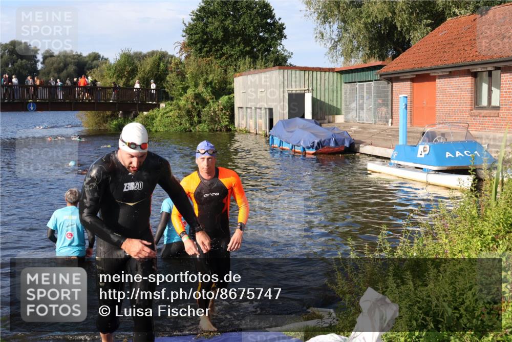 31.08.2025 - Elbe Triathlon Hamburg Luisa Fischer http://msf.ph/oto/8675747 31.08.2025 09:00:20 Schwimmen 456, 490 meine-sportfotos.de