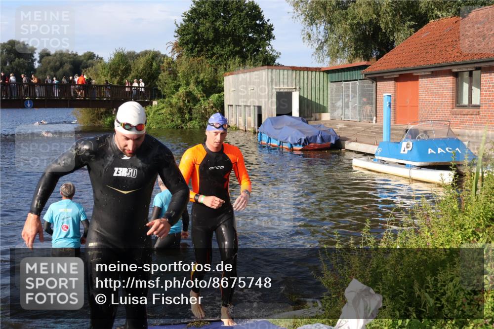 31.08.2025 - Elbe Triathlon Hamburg Luisa Fischer http://msf.ph/oto/8675748 31.08.2025 09:00:20 Schwimmen 456, 490 meine-sportfotos.de