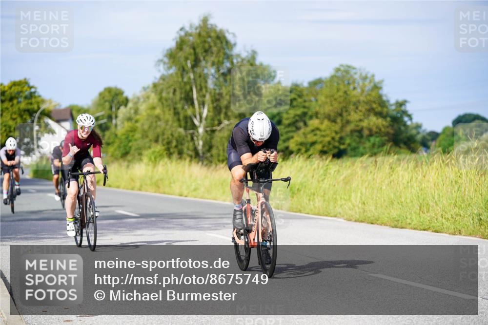 31.08.2025 - Elbe Triathlon Hamburg Michael Burmester http://msf.ph/oto/8675749 31.08.2025 10:21:24 Radfahren 687, 744, 790, 822, 1034 meine-sportfotos.de